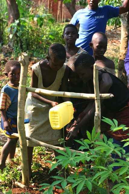 bugabula tippy tap (427x640)